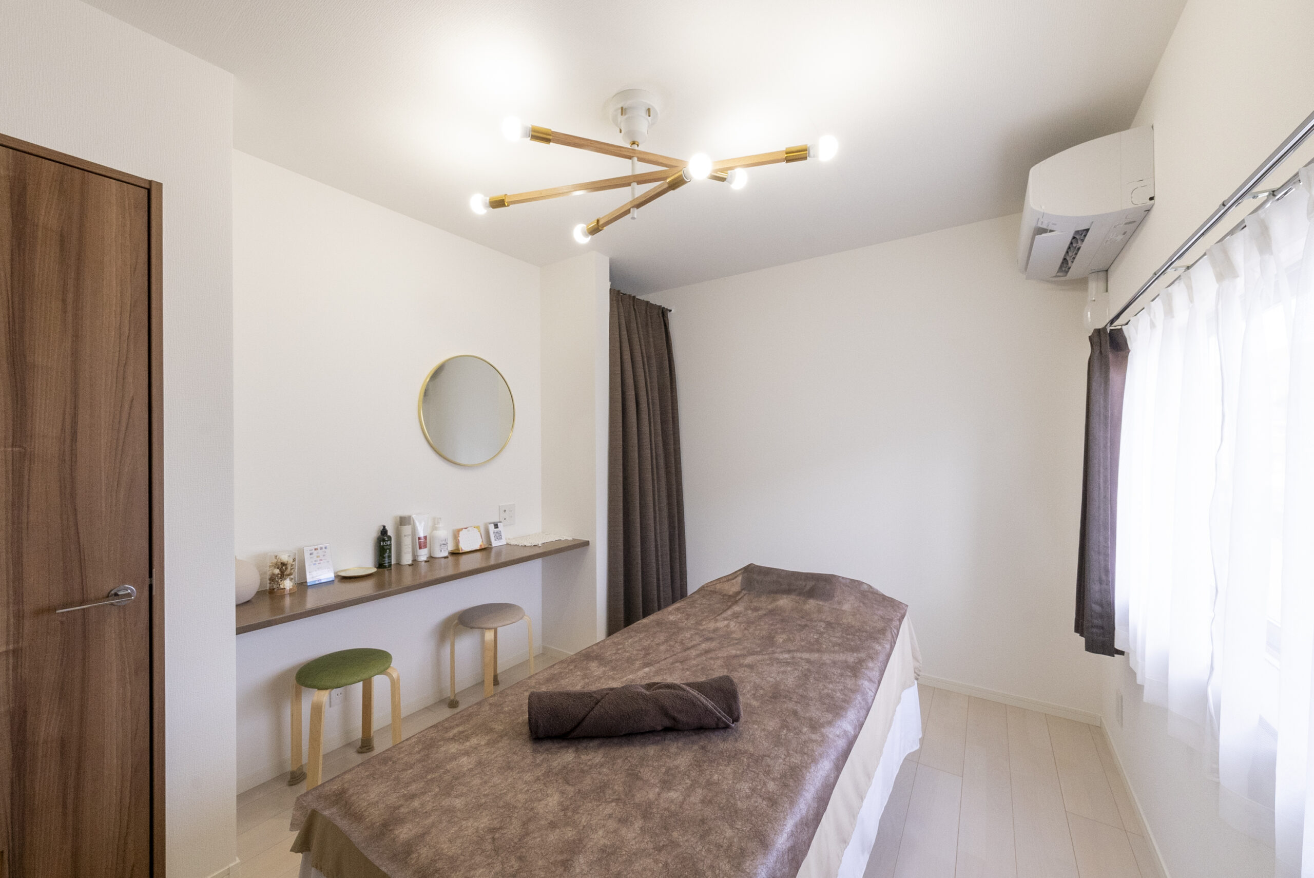 清潔感のある施術スペース